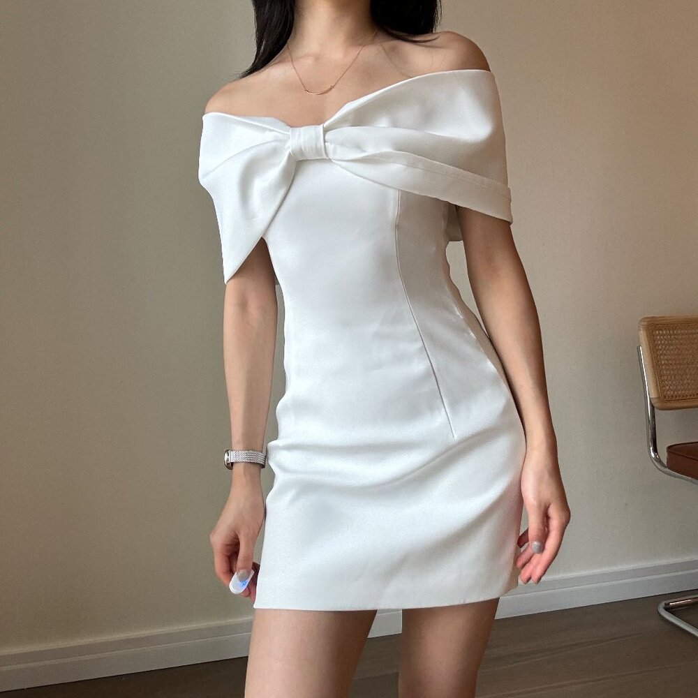Meshki Gwyneth off the shoulder bow tie white mini dress